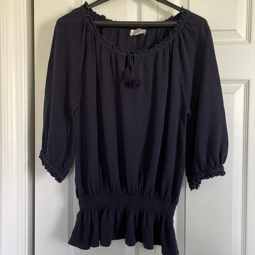 Loft, sz M, navy blue top. Elastic waist. 20” pit to pit   Scoop neck.